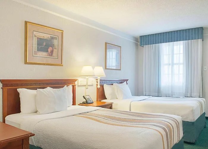 La Quinta Inn By Wyndham New Orleans Veterans / Metairie